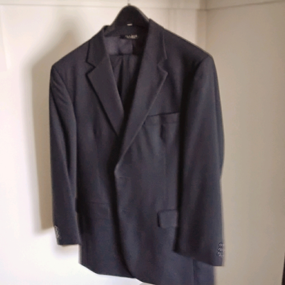 "JOS. A. BANK"  BLACK SUIT 42 REG. BRAND NEW